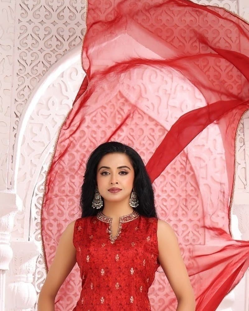 Royal red zardozi